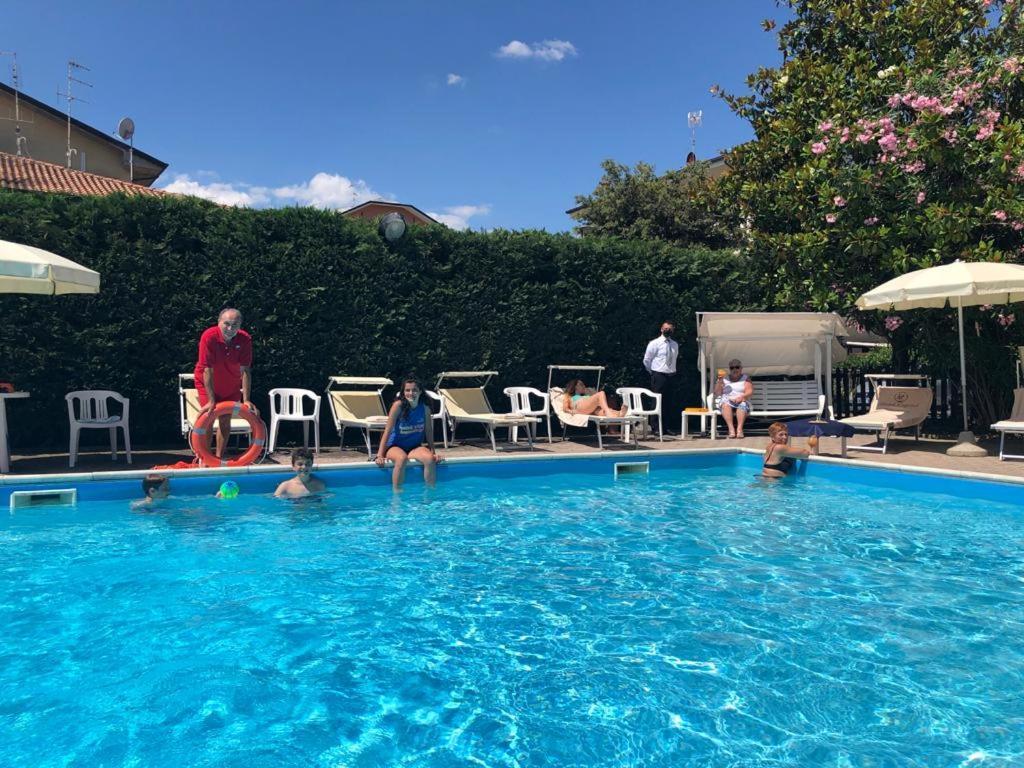 Hotel Capitol San Mauro Mare 외부 사진